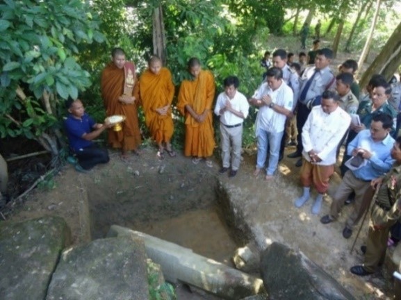 Archaeological excavations of the linga Siva near the ancient staircase